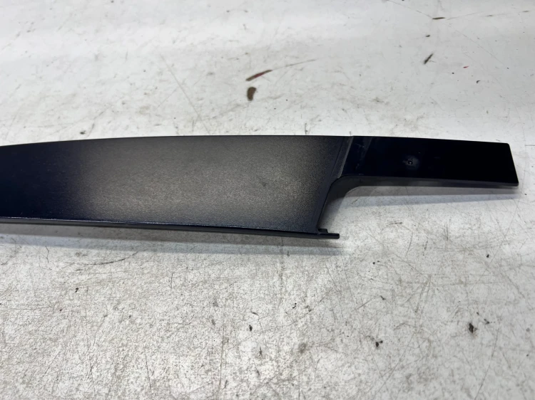 NAKŁADKA OSŁONA SŁUPKA DRZWI PRAWY PRZÓD CZARNY MAT AUDI A4 B8 8K0837902G