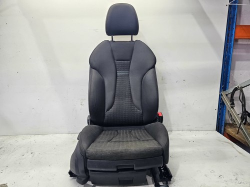 FOTEL STELAŻ PASAŻERA AUDI A3 8V SPORTBACK 5Q4881106D