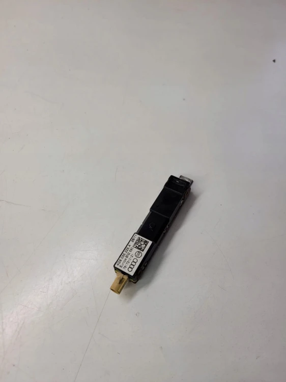 WZMACNIACZ ANTENOWY AUDI A6 C7 A7 4G8035225A