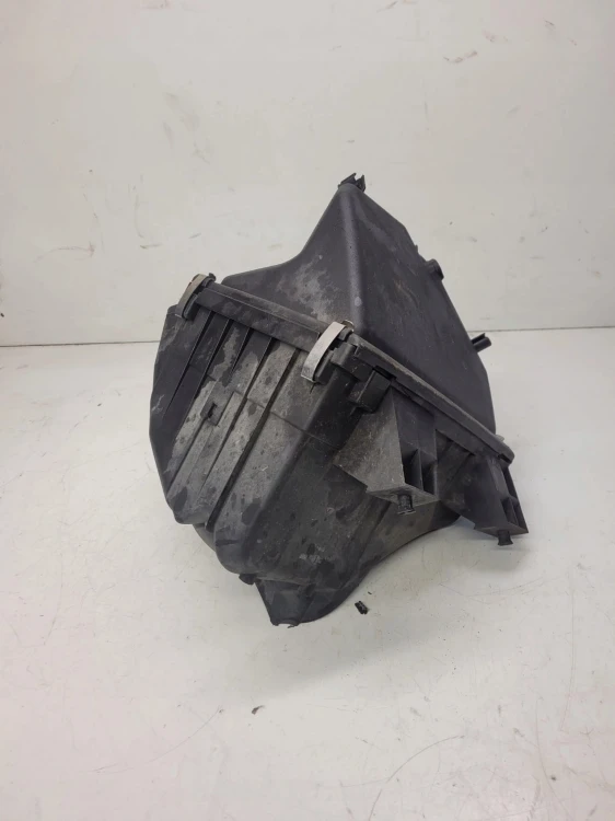 OBUDOWA FILTRA POWIETRZA AUDI A6 C5 4B0133835L
