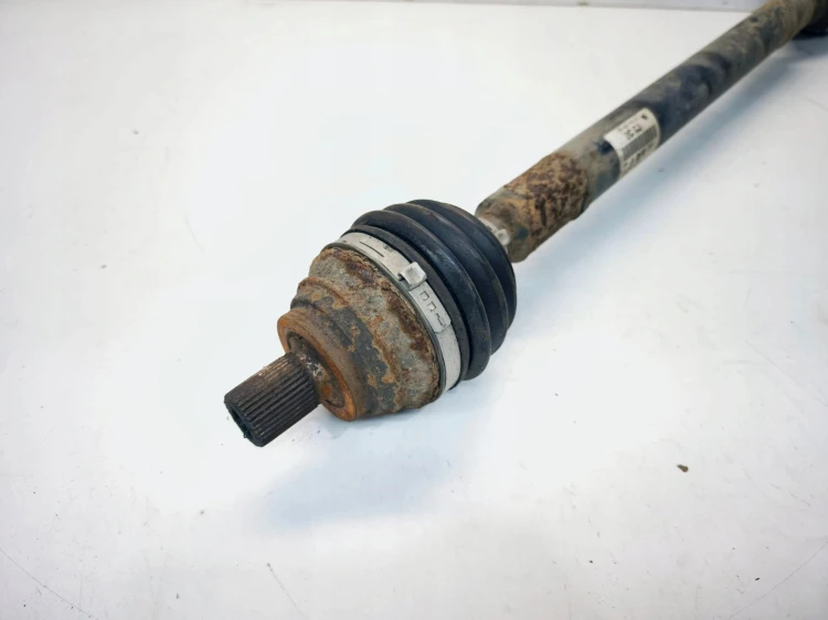 PÓŁOŚ PRAWA AUDI A3 8P VOLKSWAGEN SEAT SKODA 1.6 TDI 1K0407272CC