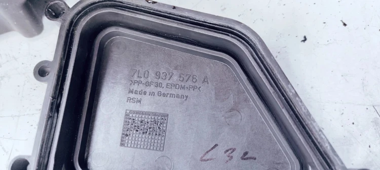 OBUDOWA SKRZYNKA BEZPIECZNIKÓW AUDI Q7 4L0937576A