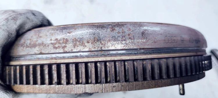 SPRZĘGŁO KOŁO DWUMAS AUDI VW 2.0 TDI 03L105266J