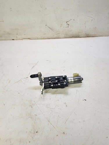 SIŁOWNIK DOCIĄG KLAPY TYŁ AUDI A6 C8 4K9827851B