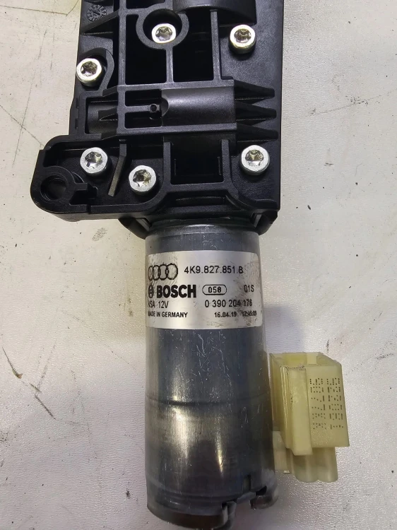 SIŁOWNIK DOCIĄG KLAPY TYŁ AUDI A6 C8 4K9827851B