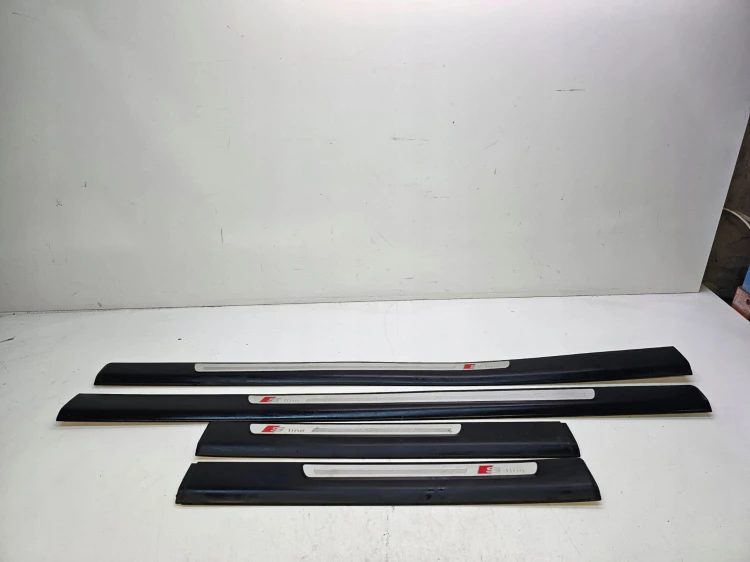LISTWA LISTWY PROGOWE S-LINE KOMPLET AUDI A6 C6