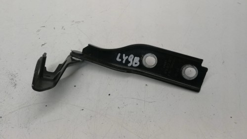 ZAWIAS MASKI LEWY AUDI A3 8P LIFT 8P0823301B