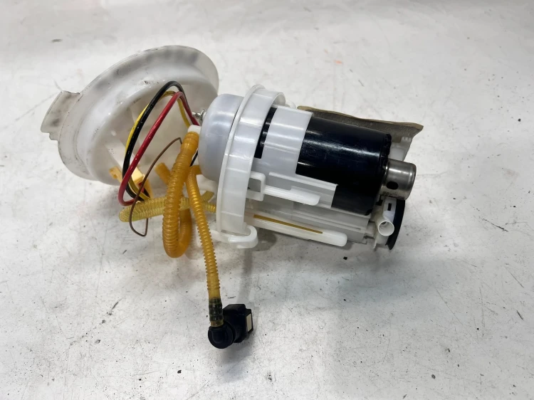 POMPA PALIWA Z BAKU AUDI A4 B9 8W0919087M