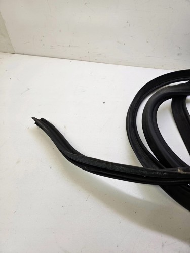 USZCZELKA KLAPY BAGAŻNIKA AUDI A5 8T8 8T8827705A