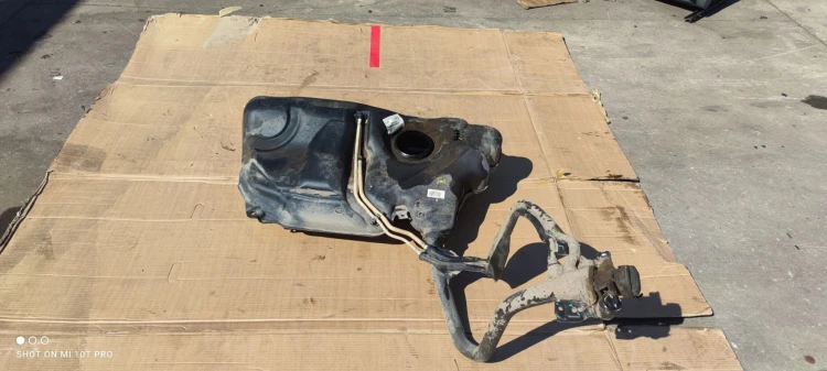 BAK ZBIORNIK PALIWA AUDI A1 1.6 TDI 6R0201021P