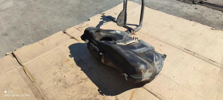 BAK ZBIORNIK PALIWA AUDI A1 1.6 TDI 6R0201021P