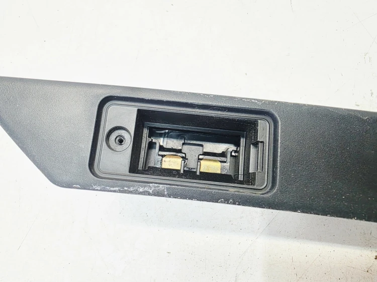 BLENDA PODŚWIETLENIE TABLICY REJ. AUDI A3 8P A4 B7 A6 C6 8P4827574 4/26