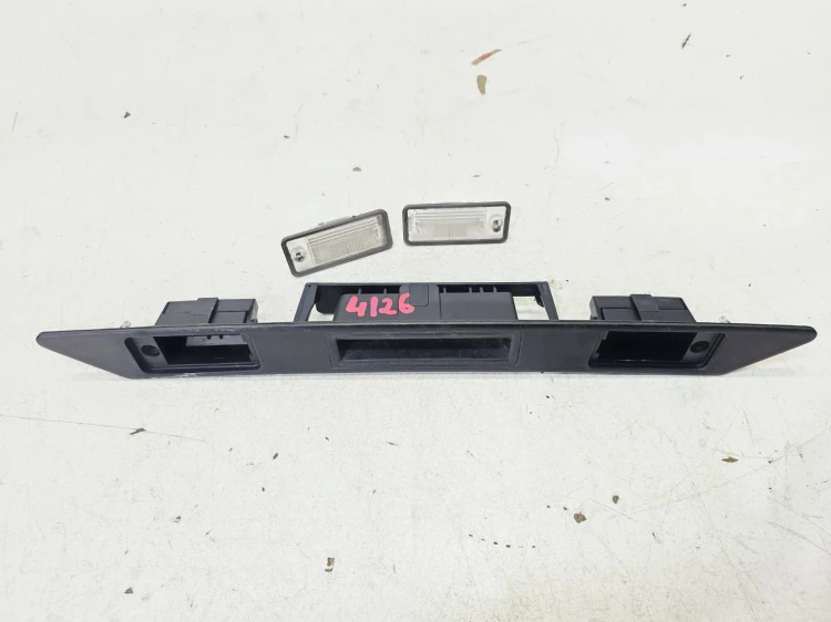 BLENDA PODŚWIETLENIE TABLICY REJ. AUDI A3 8P A4 B7 A6 C6 8P4827574 4/26