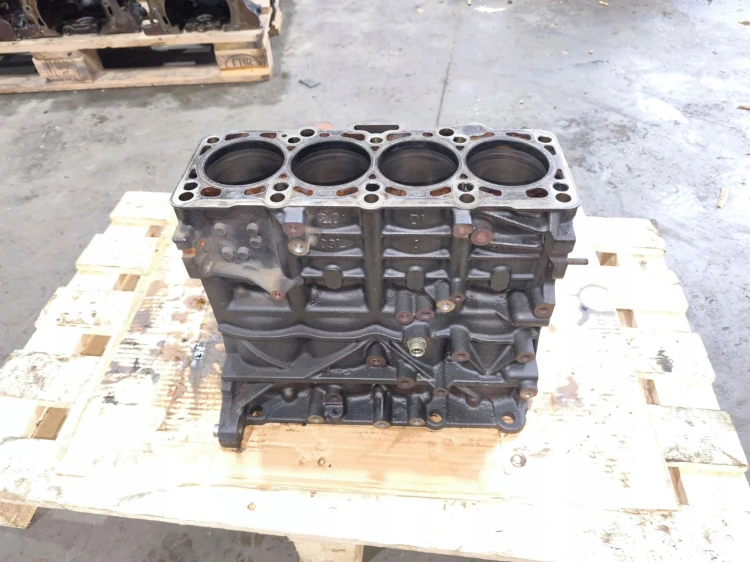 BLOK SILNIKA AUDI A4 B8 A5 8T 2.0 TDI CAG 03L023A