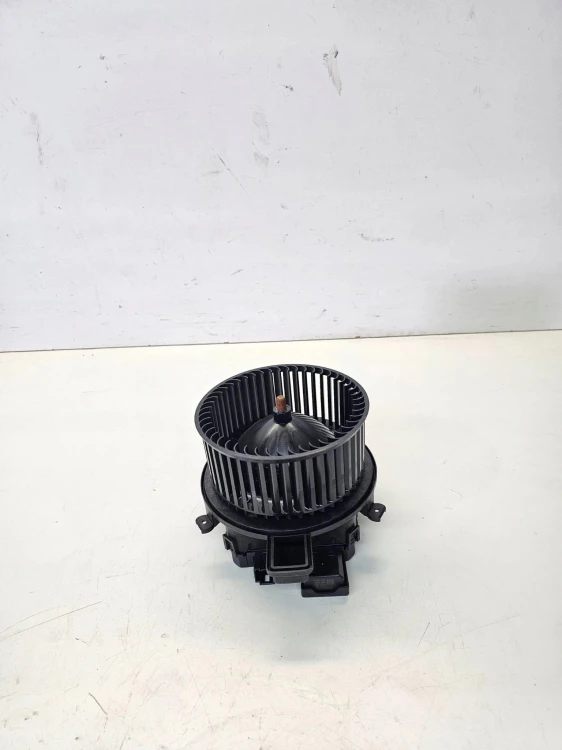 WENTYLATOR DMUCHAWY NAGRZEWNICY AUDI A4 B9 A5 8W Q7 4M 4M1820021C