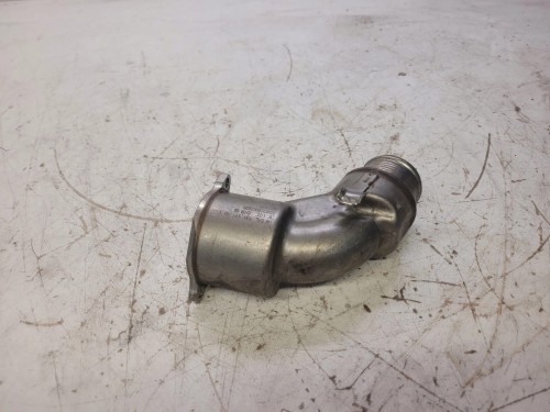 RURA TURBO INTERCOOLERA AUDI A4 B9 A5 04L131111AB