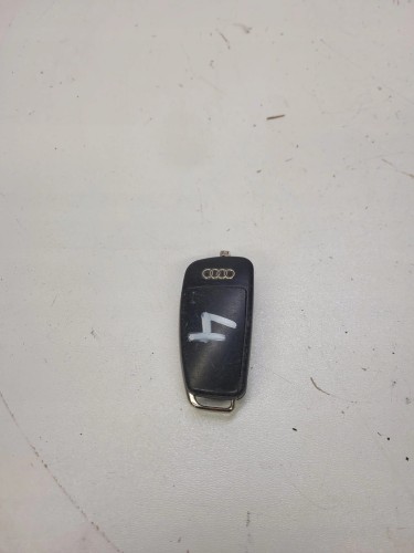 KLUCZYK PILOT SCYZORYK AUDI A1 8X Q3 8X0837220D *4
