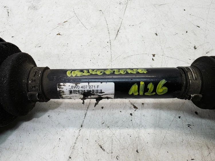 PÓŁOŚ LEWA LUB PRAWA PRZÓD AUDI A4 B9 A5 8W0407271F 1/26 USZKODZONA OSŁONA