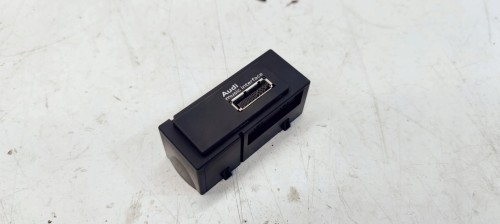 MODUŁ INTERFACE AUDIO AMI AUDI A3 8V 8V0035736 6PS