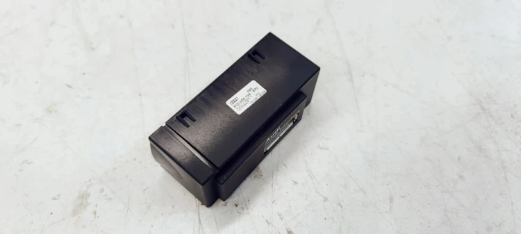 MODUŁ INTERFACE AUDIO AMI AUDI A3 8V 8V0035736 6PS