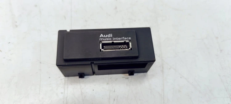 MODUŁ INTERFACE AUDIO AMI AUDI A3 8V 8V0035736 6PS