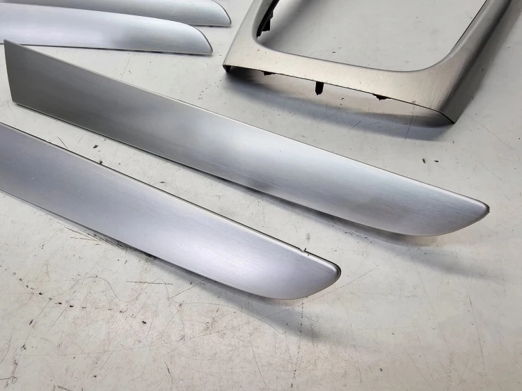 DEKOR DEKORY DRZWI TUNELU AUDI Q5 8R SZCZOTKOWANE ALUMINIUM