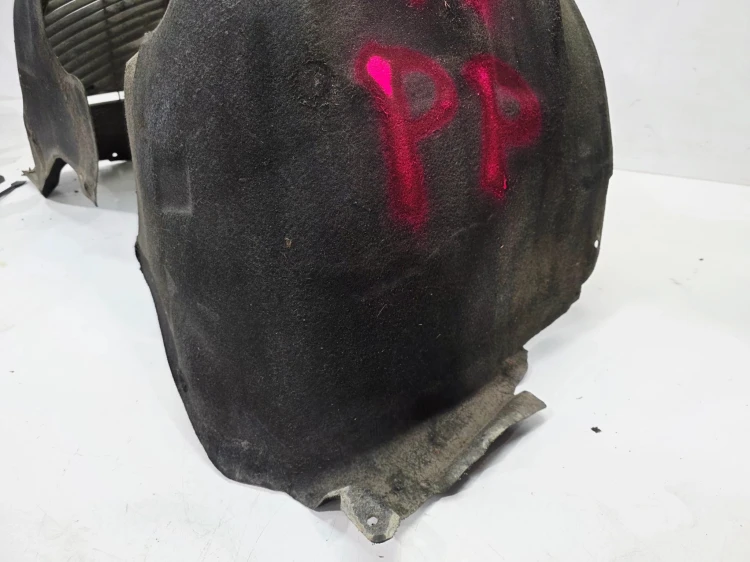 NADKOLE MATERIAŁOWE PRAWY PRZÓD AUDI Q7 4L 4L0809962 3/26
