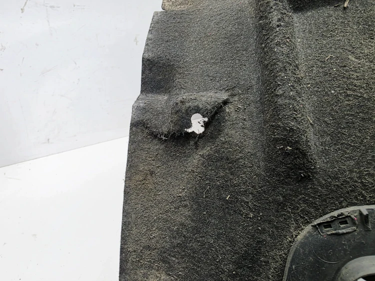 NADKOLE MATERIAŁOWE PRAWY PRZÓD AUDI Q7 4L 4L0809962 3/26