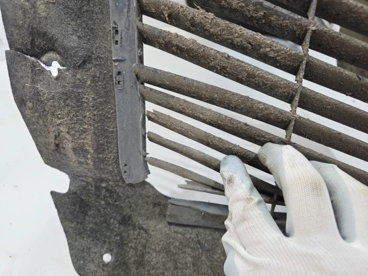 NADKOLE MATERIAŁOWE PRAWY PRZÓD AUDI Q7 4L 4L0809962 3/26