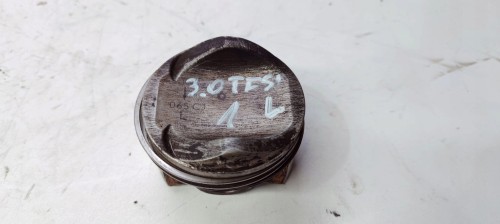 TŁOK LEWY AUDI 3.0TFSI CAJ 84L111 *1*