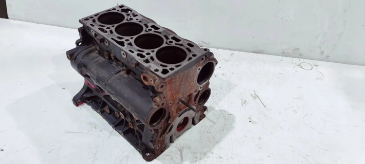 BLOK SILNIKA AUDI A4 B9 A5 DEU 2.0 TDI 03N023C