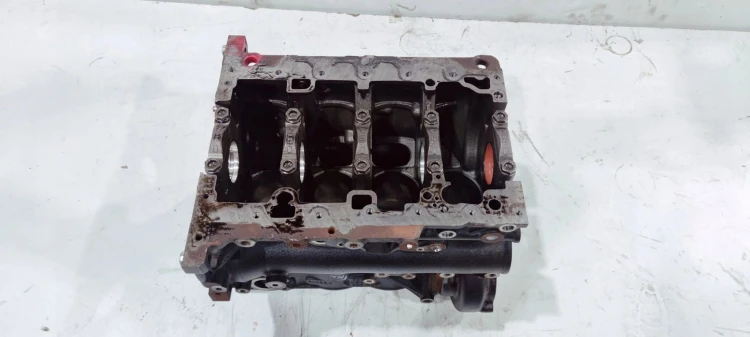 BLOK SILNIKA AUDI A4 B9 A5 DEU 2.0 TDI 03N023C