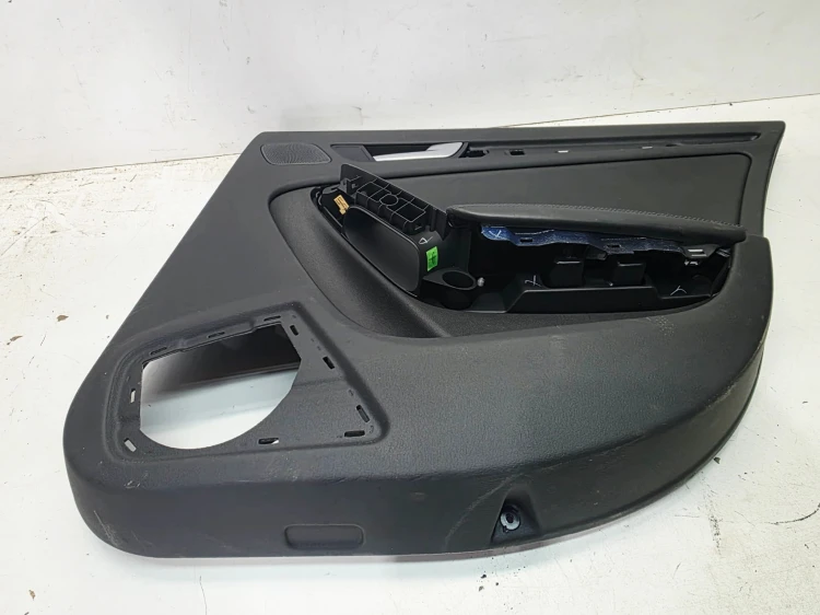 BOCZEK DRZWI PRAWY TYŁ AUDI A4 B8 8K0867306 1/26 SKÓRA