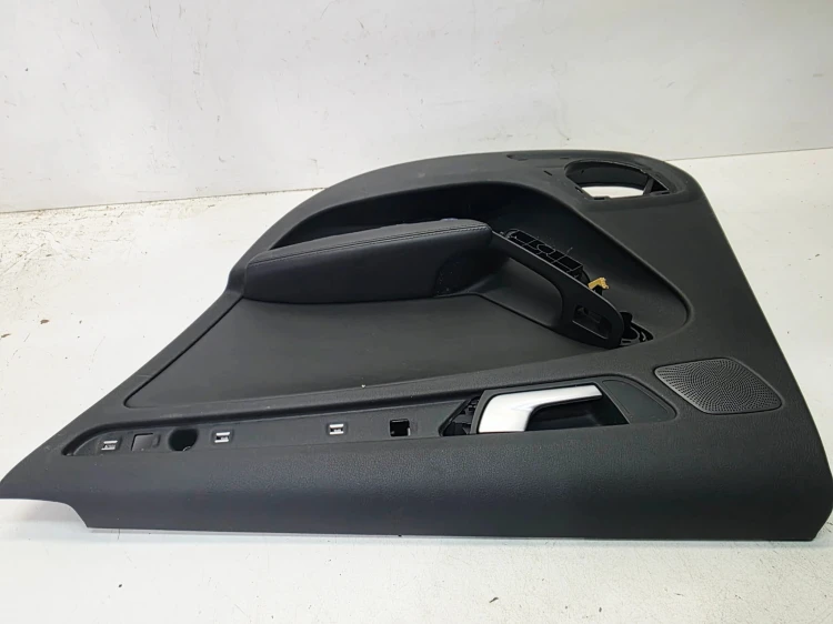 BOCZEK DRZWI PRAWY TYŁ AUDI A4 B8 8K0867306 1/26 SKÓRA