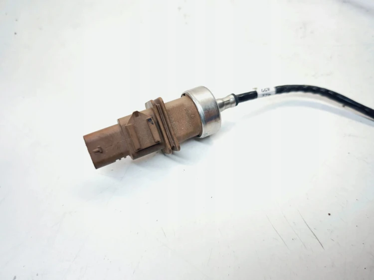 CZUJNIK TEMPERATURY SPALIN SONDA AUDI A4 B9 A5 Q5 FY 2.0 TDI 05L919529E