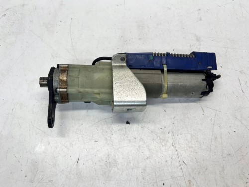 SIŁOWNIK ELEKTRYCZNY KLAPY PRAWY TYŁ AUDI Q7 4L 4L0827852D 4L0910946