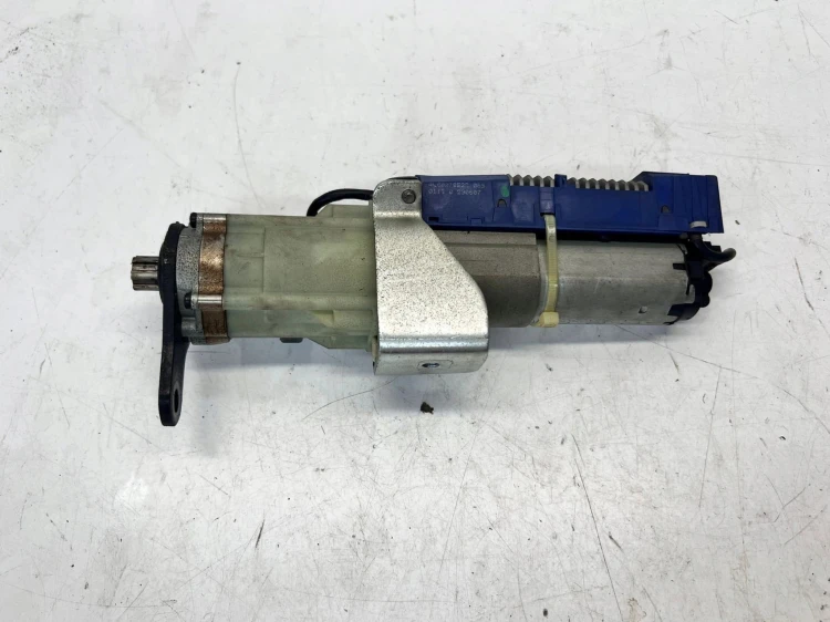 SIŁOWNIK ELEKTRYCZNY KLAPY PRAWY TYŁ AUDI Q7 4L 4L0827852D 4L0910946