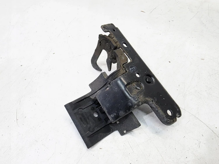 ZAMEK MASKI RYGIEL AUDI TT 8J 8J0823480C