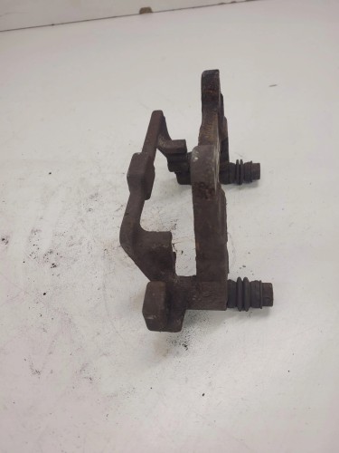 JARZMO ZACISKU HAMULCOWEGO TYŁ AUDI A6 C7 A7 876/B