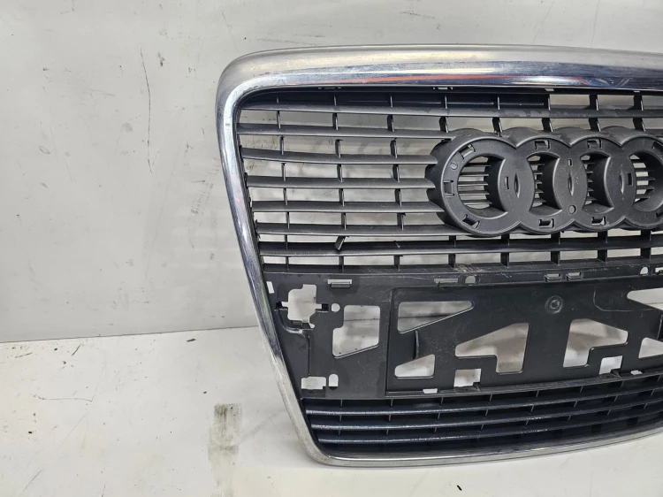 WZMOCNIENIE WSPORNIK ATRAPY GRILLA AUDI A6 C6 4F0853651