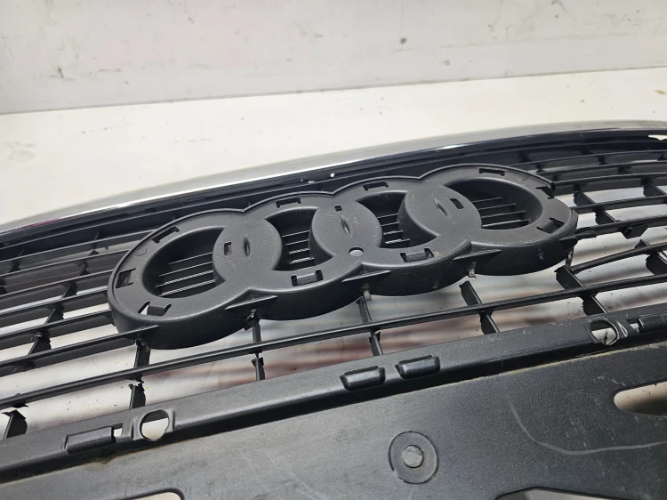 WZMOCNIENIE WSPORNIK ATRAPY GRILLA AUDI A6 C6 4F0853651