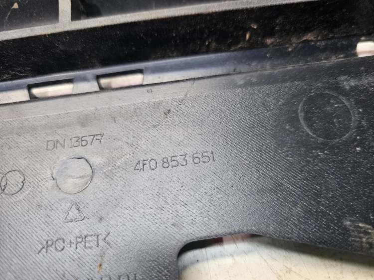 WZMOCNIENIE WSPORNIK ATRAPY GRILLA AUDI A6 C6 4F0853651