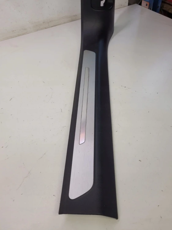 OSŁONA PROGU LED LEWA AUDI A8 D4 4H1867271F