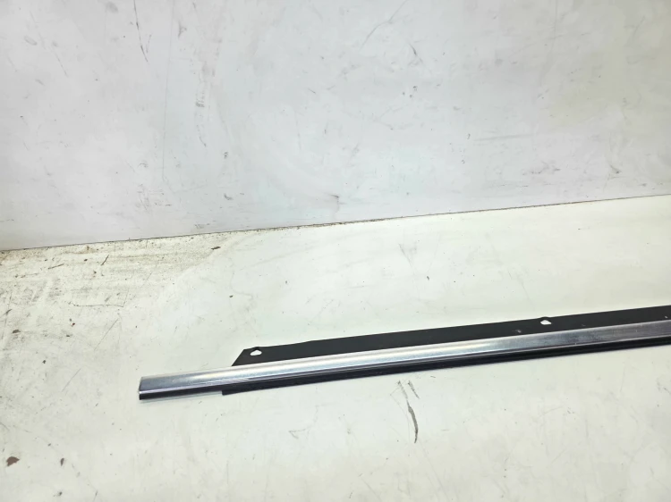 LISTWA CHROM SZYBY DRZWI LEWY PRZÓD AUDI Q7 4L 4L0853283A