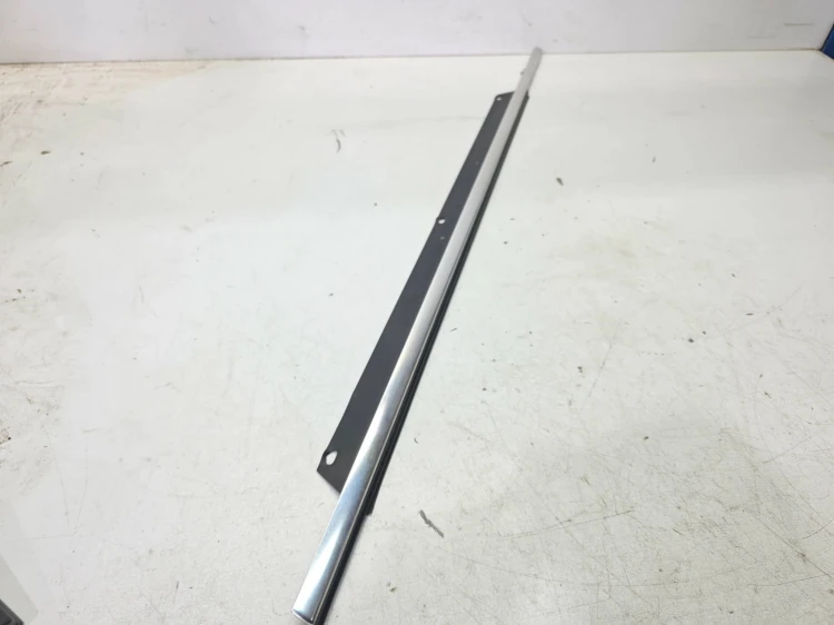 LISTWA CHROM SZYBY DRZWI LEWY PRZÓD AUDI Q7 4L 4L0853283A