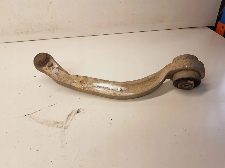 WAHACZ LEWY PRZÓD AUDI A4 B6 B7 8E0407695E