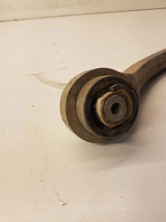 WAHACZ LEWY PRZÓD AUDI A4 B6 B7 8E0407695E