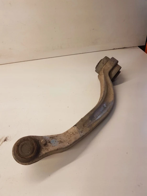 WAHACZ LEWY PRZÓD AUDI A4 B6 B7 8E0407695E