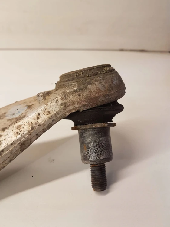 WAHACZ LEWY PRZÓD AUDI A4 B6 B7 8E0407695E