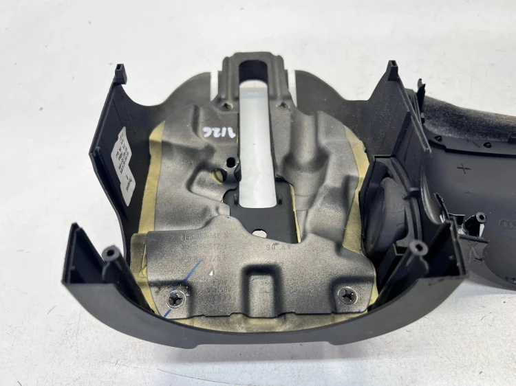 OSŁONA KOLUMNY POD TEMPO AUDI A4 B6 B7 8E0953516M 1/26